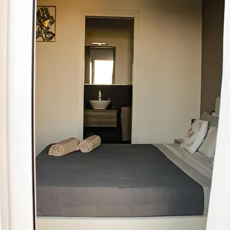 Mida Villa *